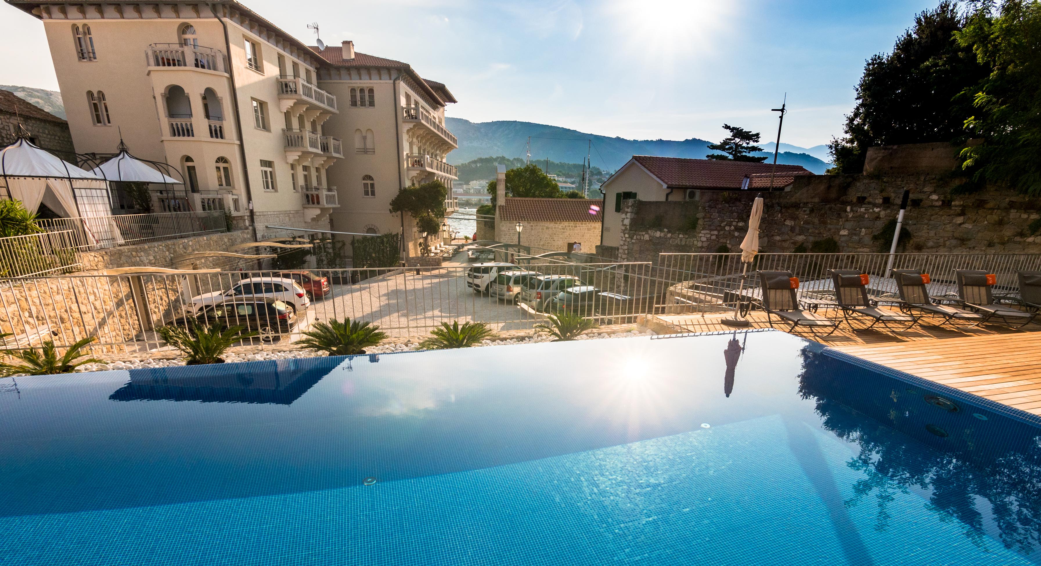 Arbiana Heritage Hotel Rab Town Exterior photo